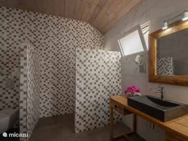 Maison de vacances Dushi | Curaçao, Banda Ariba (est), Mambo Beach - maison de vacances Salle de bain complète adjacente à la chambre principale