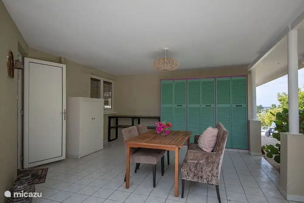 Un siège supplémentaire dans l’abri d’auto