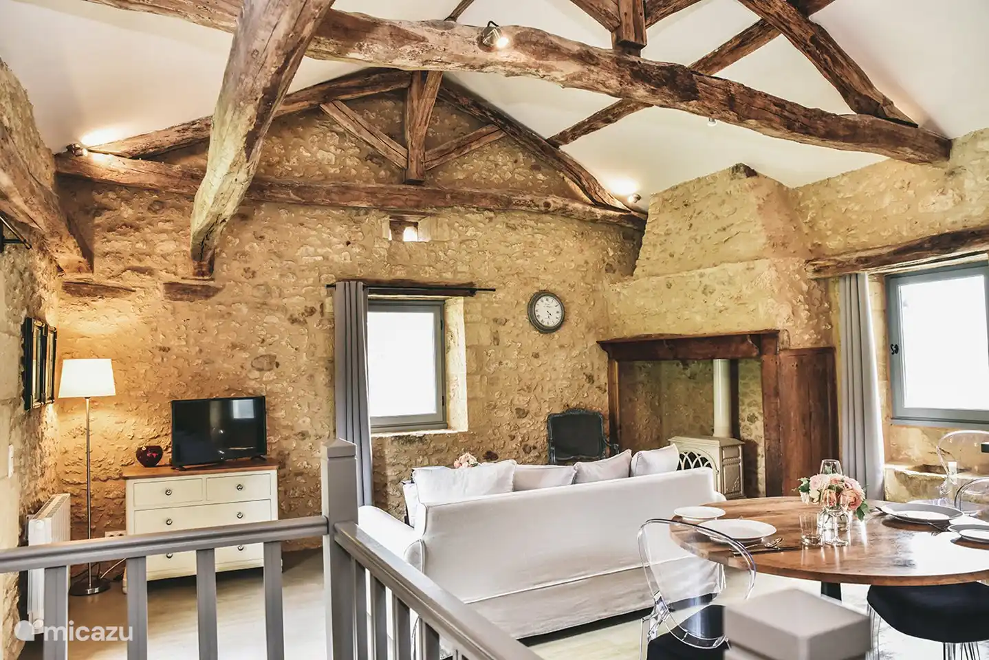 Das Wohnzimmer mit Holzofen