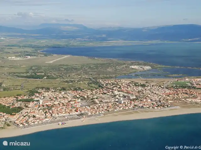 Location de Vacances France, Pyrénées-Orientales, Le Barcarès, villa - Villa 8 La Tulipe Orange Vue aérienne du parc de vacances Résidence La Pinède