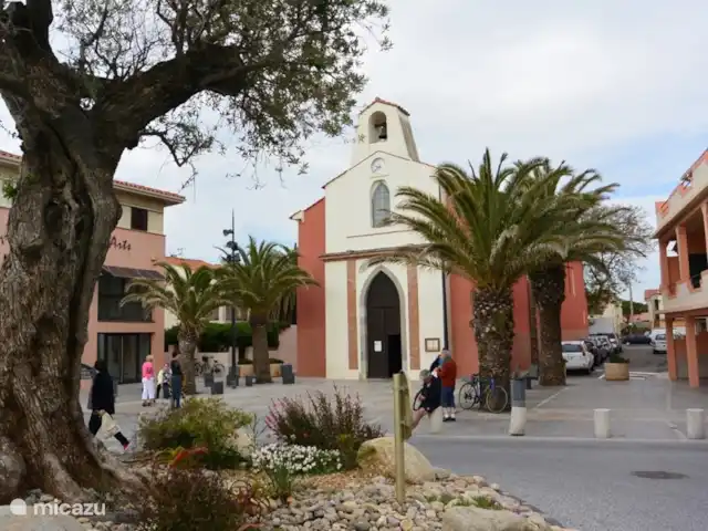 Location de Vacances France, Pyrénées-Orientales, Le Barcarès, villa - Villa 8 La Tulipe Orange Église au centre du Barcarès