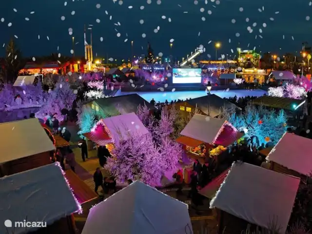 Location de Vacances France, Pyrénées-Orientales, Le Barcarès, villa - Villa 8 La Tulipe Orange Vue sur le marché de Noël très cosy et romantique du centre du Barcarès