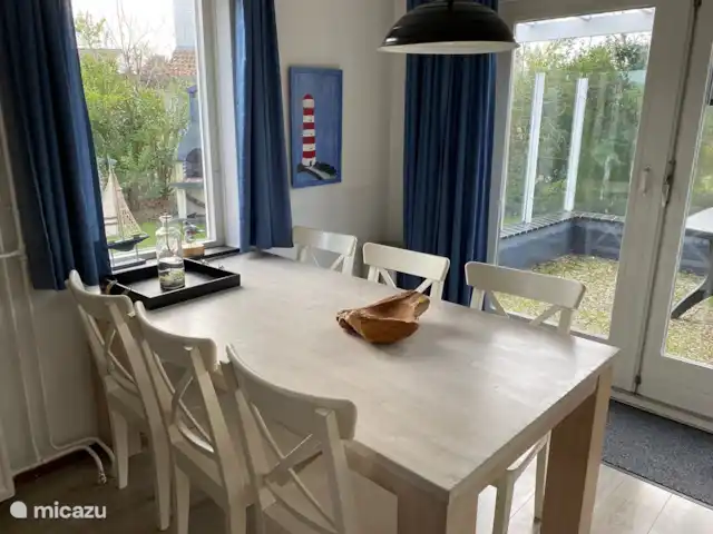Bungalow avec Stuga/BBQ et Sauna | Pays-Bas, Texel, De Cocksdorp - bungalow Salle à manger donnant sur le jardin