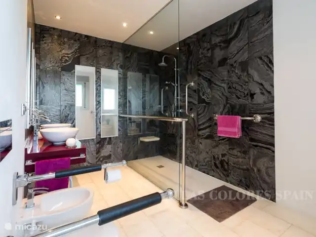 Villa Dorada | Espagne, Costa Tropical, Salobreña - villa Belle salle de bain, adaptée aux personnes à mobilité réduite.