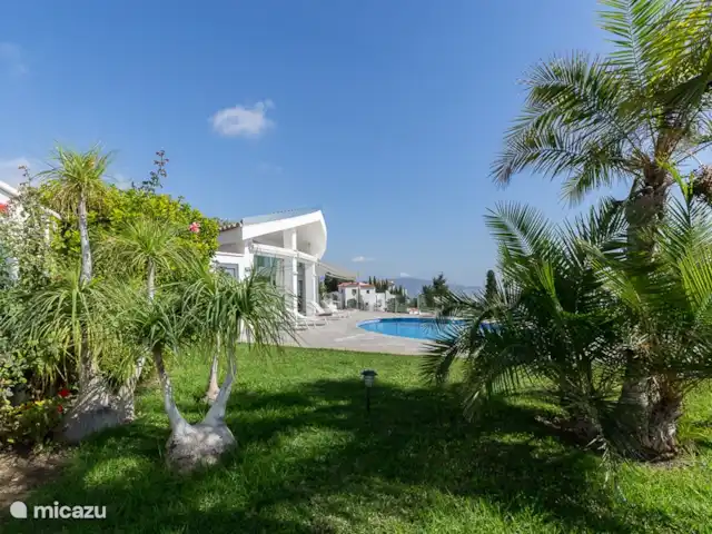 Villa Dorada | Espagne, Costa Tropical, Salobreña - villa Le jardin avec des plantes tropicales.