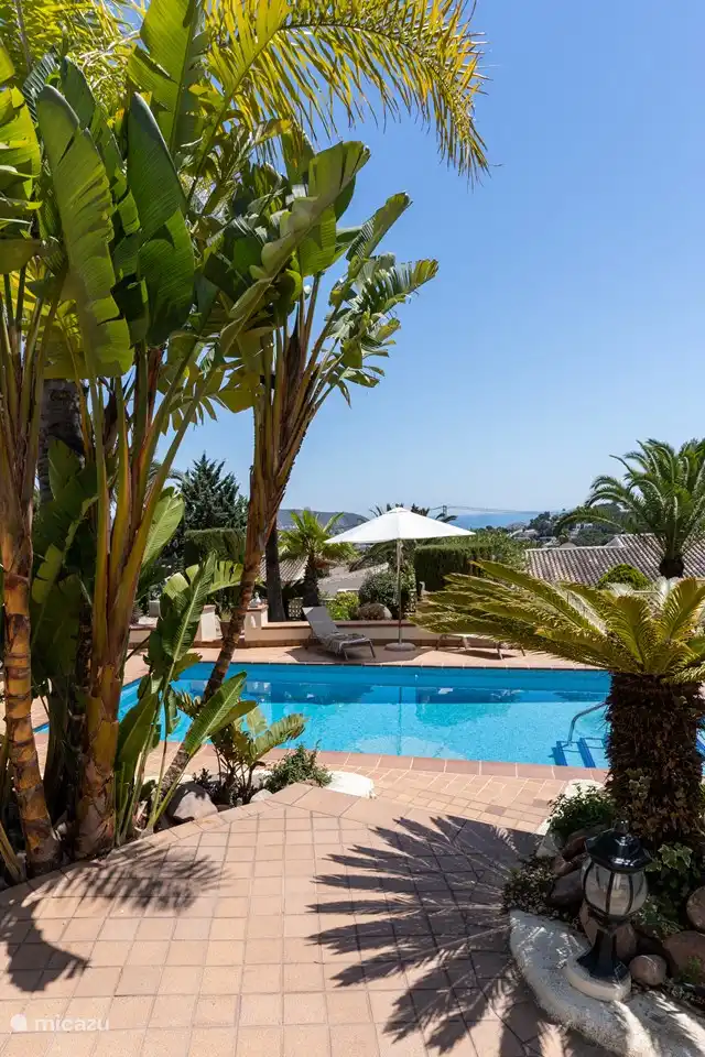 Schöne Aussicht auf das nahe Meer.