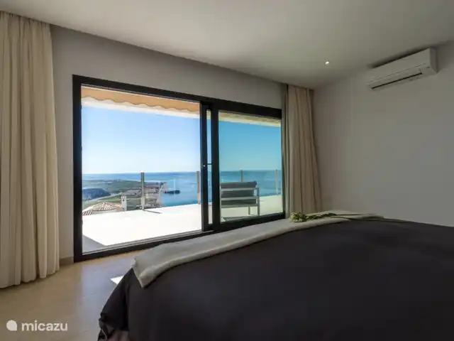 Villa Royal Salobrena huren in Spanje, Costa Tropical, Salobreña - villa Alle 4 slaapkamers hebben een schuifpui naar het terras en kijken uit over de Middellandse Zee.