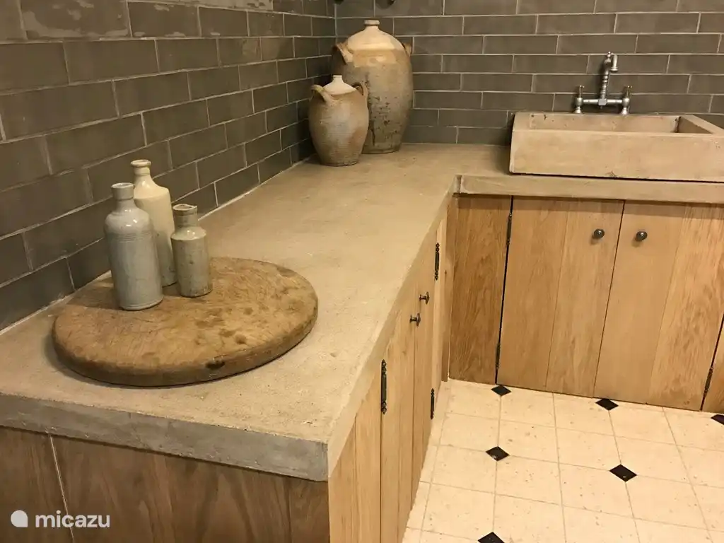 Die Küche in Französisch-Stil mit allen wichtigen