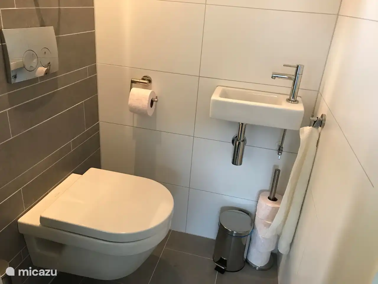  Toilette im Erdgeschoss. 