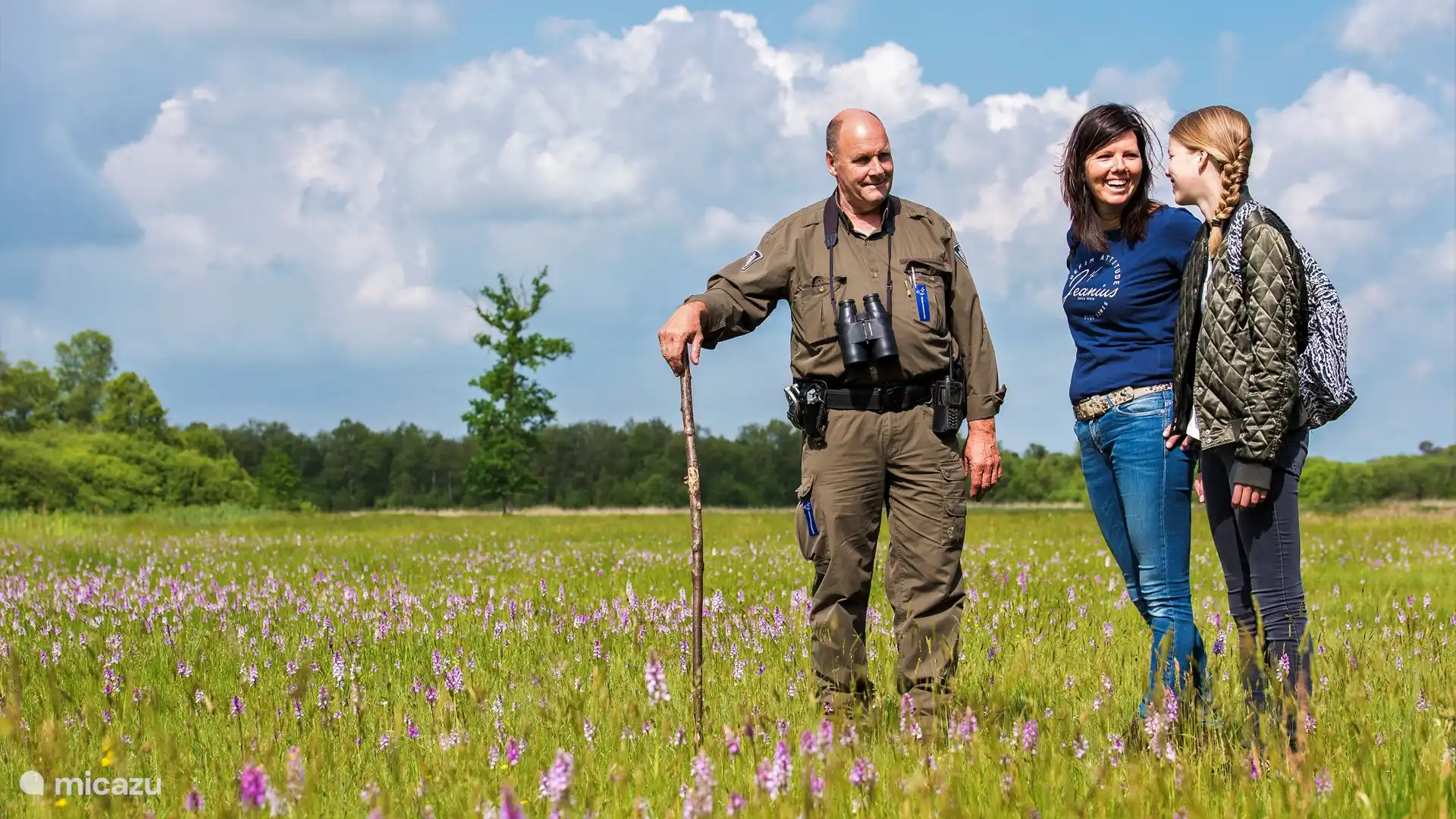 Der Vragenderveen und der Korenburgerveen, die Teil eines einzigartigen Hochmoors mit einer reichen Flora und Fauna sind, sind auf jeden Fall einen Besuch wert. Es gibt verschiedene Wander- und Radwege rund um das Torfgebiet und es gibt einen Wachturm, von dem aus Sie einen schönen Blick auf die Gegend haben.