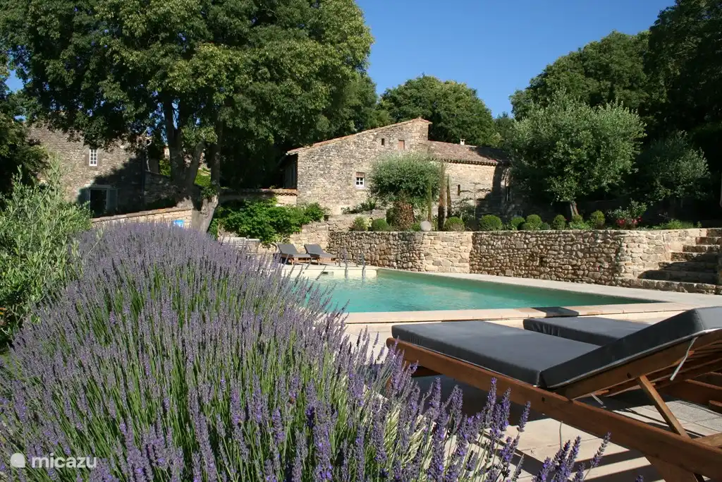 Rent Mas D Oleandre Grenadier In Uzes Gard Micazu