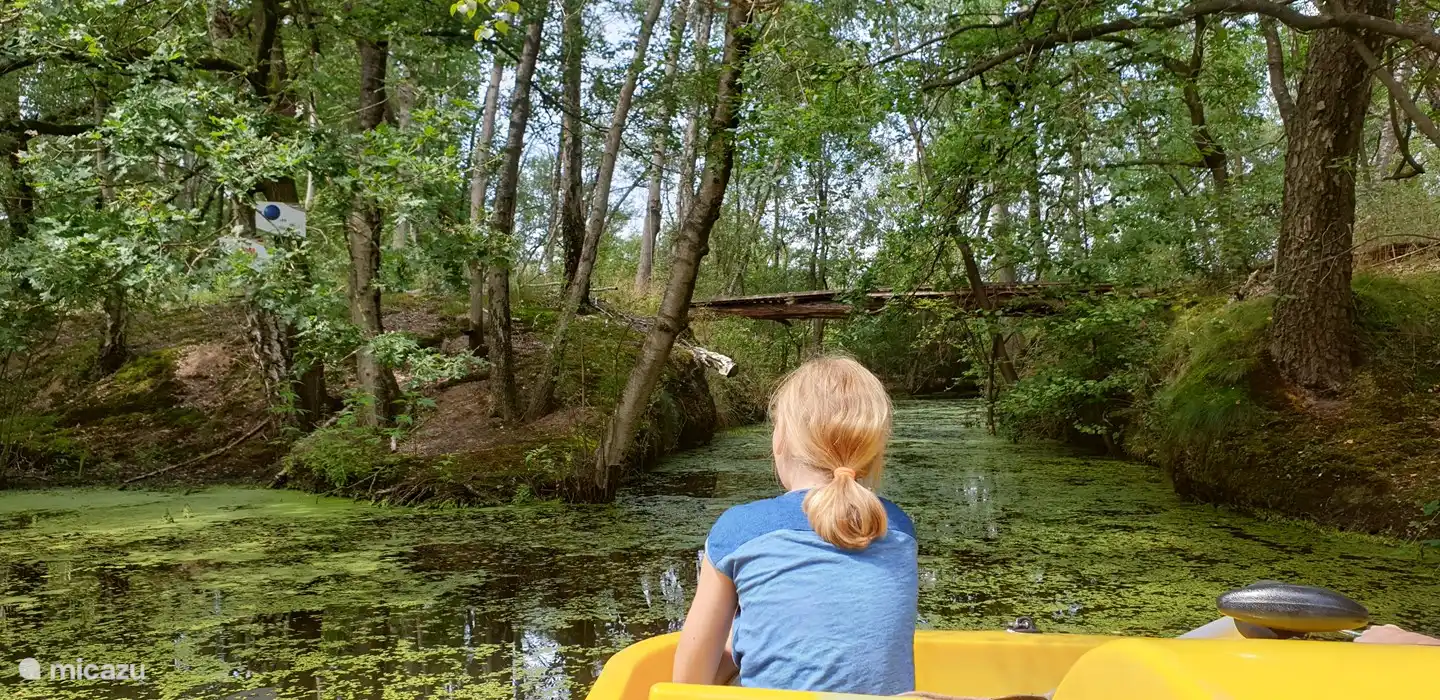 In der Nähe des Ferienhauses; Tretboote in den Leemputten.