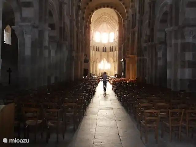 Casa del pescador en el río. en Francia, Yonne, Saint-Père-sous-Vézelay - casa vacacional Catedral de Vézelay