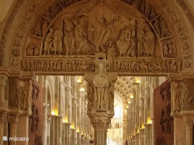 Casa del pescador en el río. en Francia, Yonne, Saint-Père-sous-Vézelay - casa vacacional Catedral de Vézelay