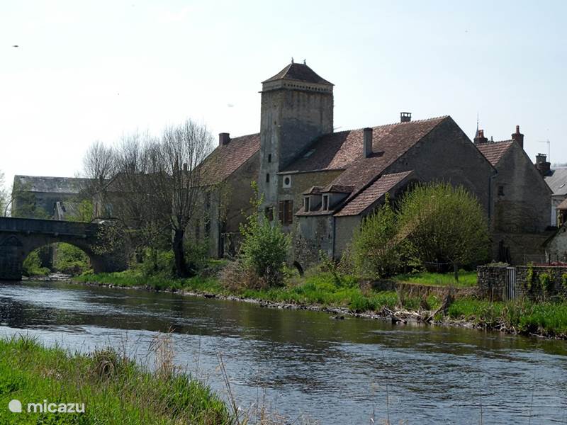 Ferienwohnung Frankreich, Yonne, Saint-Père-sous-Vézelay Ferienhaus Fischerhaus auf dem Fluss