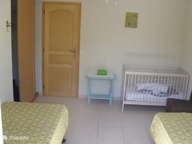 Villa Côte D'Azur piscine privée 8 pers | France, Côte d'Azur, Saint-Raphaël - villa Chambre Est avec lit bébé, lit de camping supplémentaire disponible