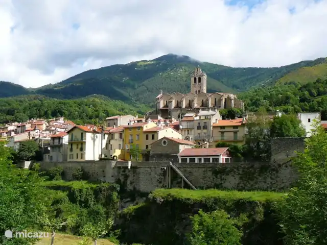 boerderij huren in Frankrijk, Pyrénées-Orientales, Prats-de-Mollo-la-Preste – 'La maison de Xatart' Prats de Mollo, ommuurd vestingstadje.