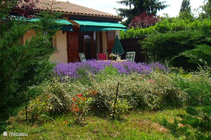 Vacation rental France, Dordogne, Le Bugue Bungalow Holiday home, quiet but village nearby