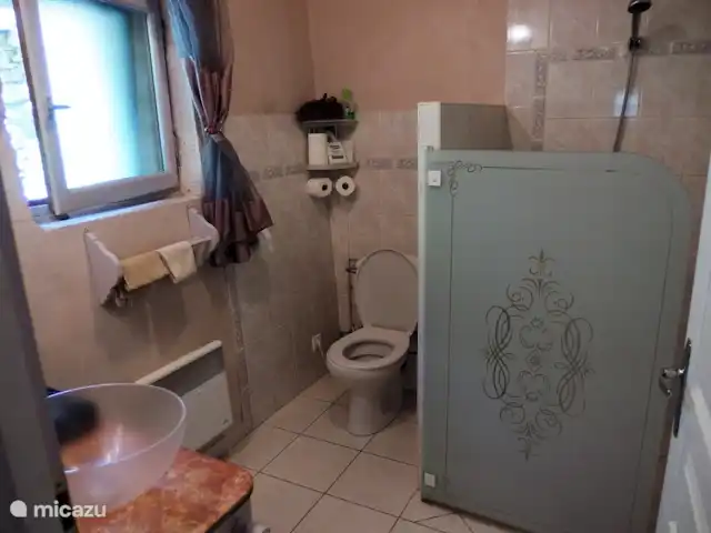 Location de Vacances France, Côte-d'Or, Sainte-Colombe-en-Auxois, gîte / cottage - La Petite Colomb Salle de bains