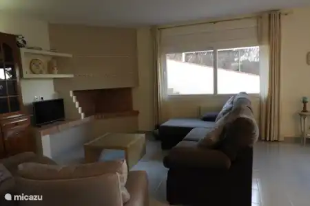 Vakantiehuis Spanje, Barcelona, Canet de Mar villa Can Tulipa huiskamer
