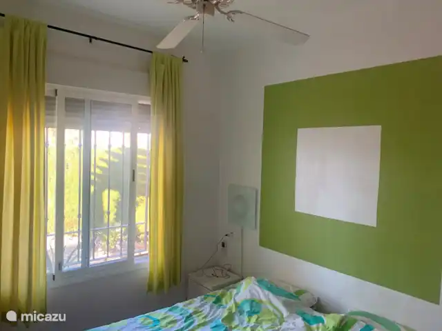 Casa Picasso huren in Spanje, Costa Cálida, Mazarrón - bungalow de groene slaapkamer met twee eens persoons bedden , waaier en airco.