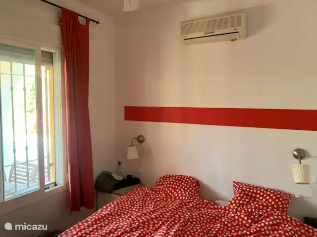 Casa Picasso huren in Spanje, Costa Cálida, Mazarrón - bungalow de rode kamer met twee eens persoonsbedden , waaier en airco