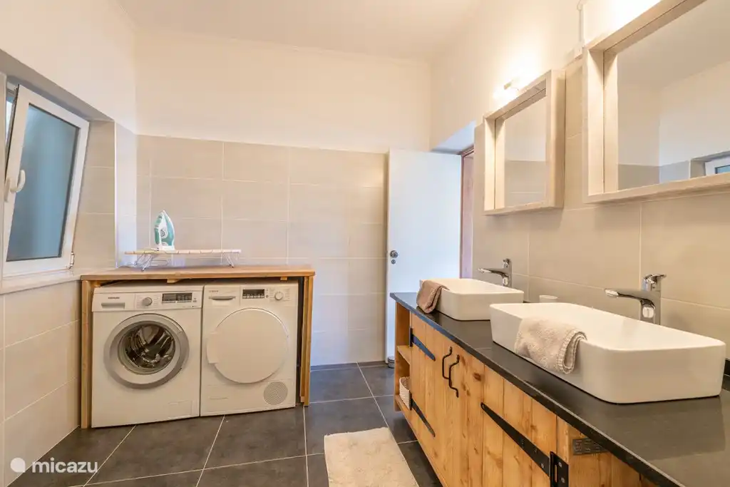 Waschmaschine und Trockner