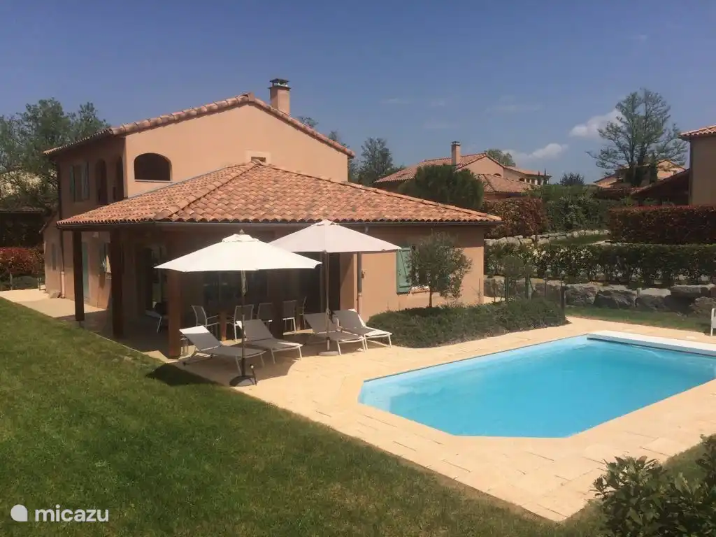 Villa Emeraude -  Tuin met zwembad