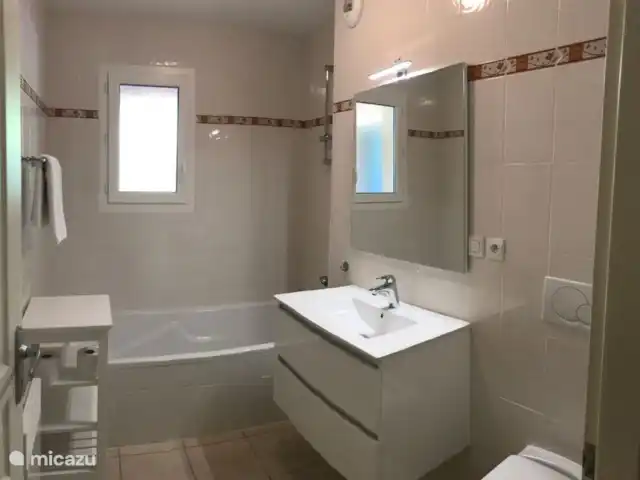 Villa Emeraude en Francia, Ardecha, Vallon-Pont-d'Arc - villa Villa Emeraude - baño en la planta baja