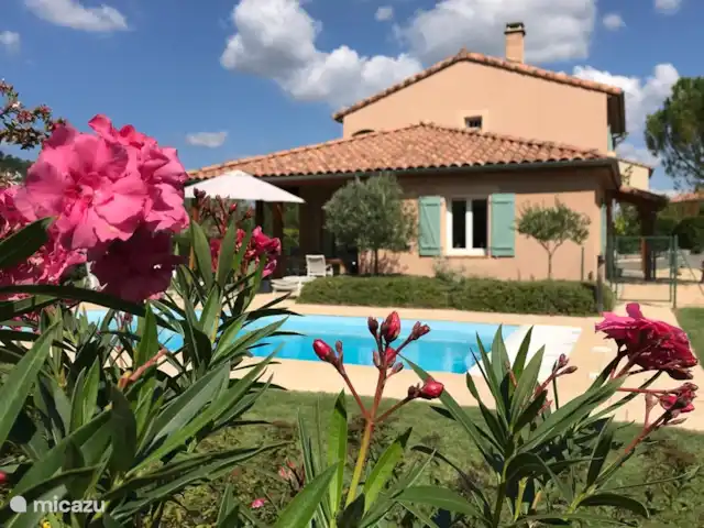 Villa Emeraude en Francia, Ardecha, Vallon-Pont-d'Arc - villa Jardín con piscina