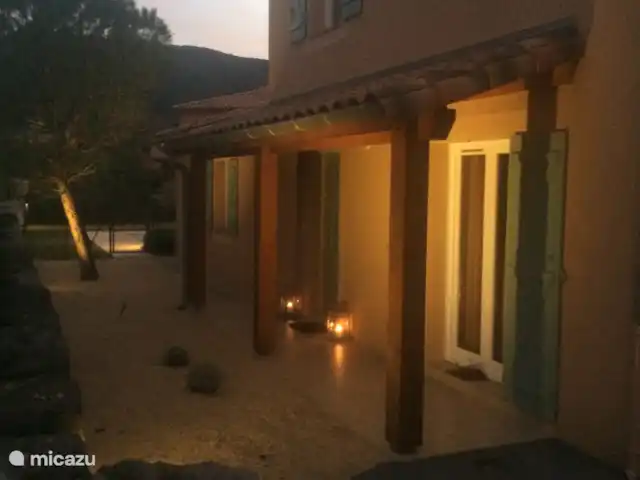 Villa Emeraude en Francia, Ardecha, Vallon-Pont-d'Arc - villa Villa Emeraude - Cae la noche