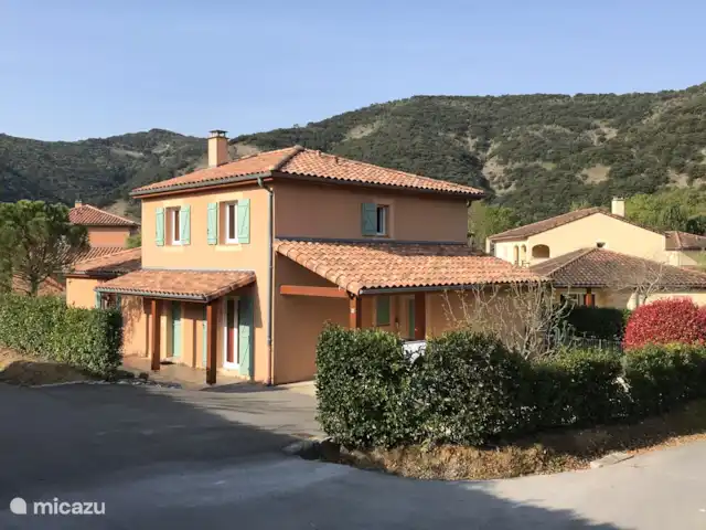 Villa Emeraude en Francia, Ardecha, Vallon-Pont-d'Arc - villa Villa Emeraude - Entrada con aparcamiento para 4 coches