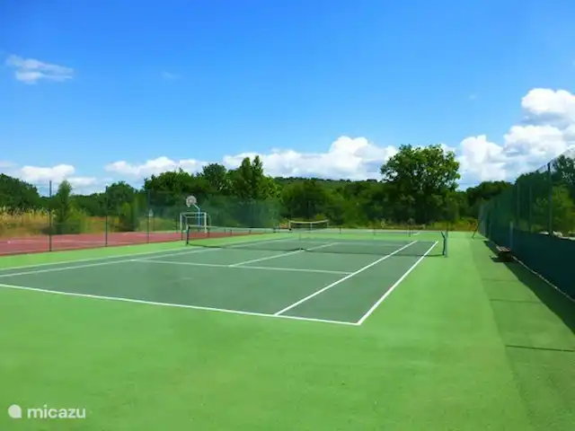 Villa Emeraude en Francia, Ardecha, Vallon-Pont-d'Arc - villa Villa Emeraude - campos de tenis y deportes