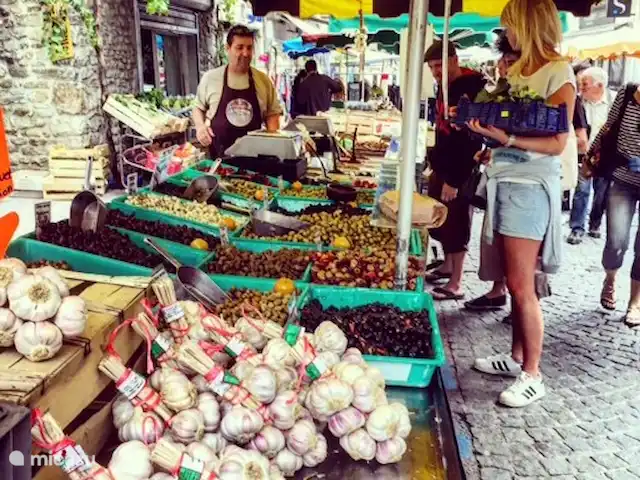 Villa Emeraude en Francia, Ardecha, Vallon-Pont-d'Arc - villa Villa Emeraude - Mercado de los sábados en Les Vans