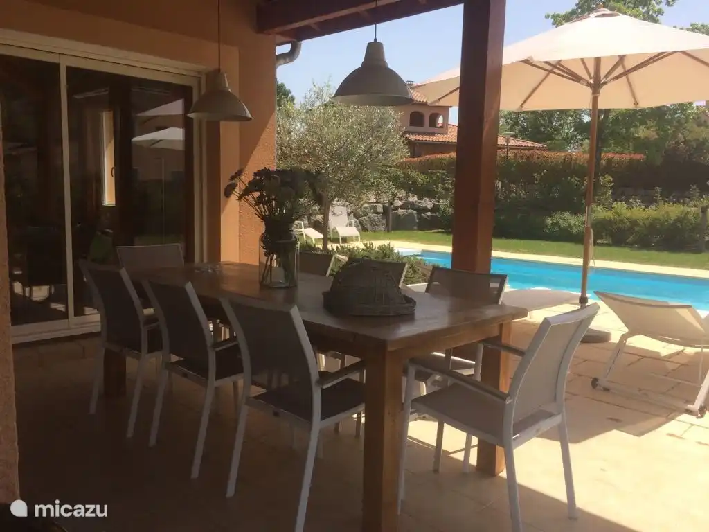 VillaTerras aan het zwembad