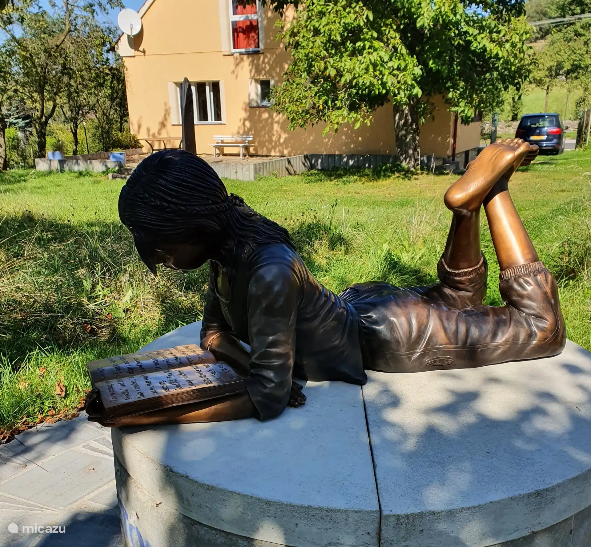 We occasionally try to place art in the house or in the garden 