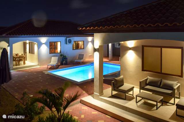 Vakantiehuis Aruba – vakantiehuis Modern Huis groot zwembad SUV Auto