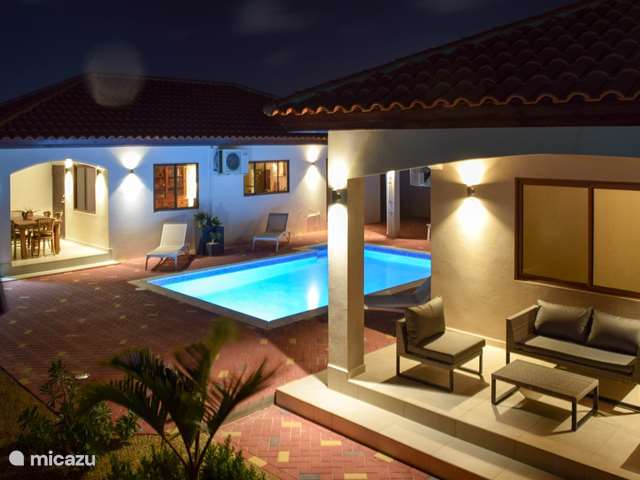 Vakantiehuis Aruba – vakantiehuis Modern Huis groot zwembad SUV Auto