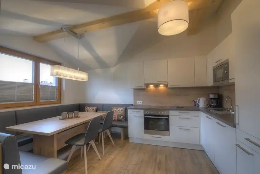 Küche und Esszimmer, Penthouse Kaprun.
