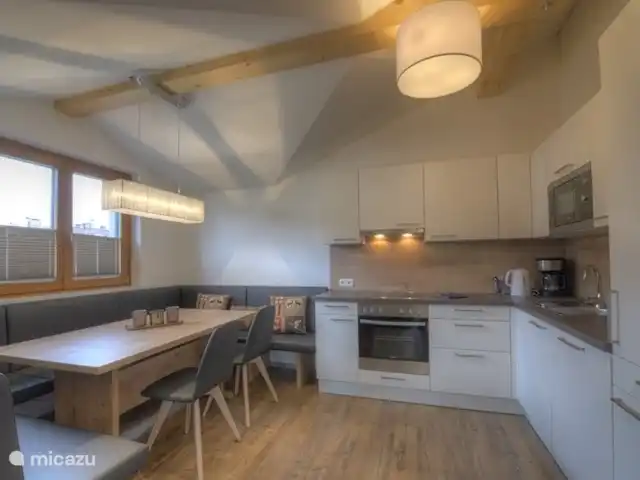 Location de Vacances Autriche, Salzburgerland, Kaprun, appartement - Penthouse Kaprun Cuisine et salle à manger du Penthouse Kaprun.
