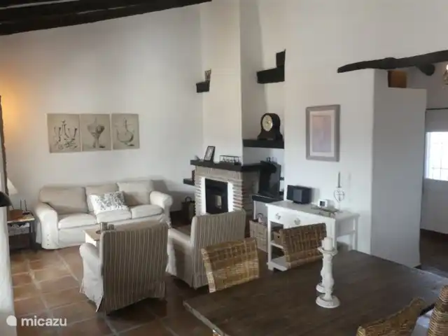 Casa El Encuentro en España, Andalucía, Canillas de Aceituno - villa acogedora sala de estar.