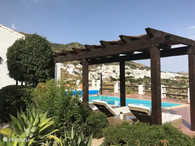 Casa El Encuentro en España, Andalucía, Canillas de Aceituno - villa Hermosa vista sobre el pueblo blanco de Canillas de Acceeituno