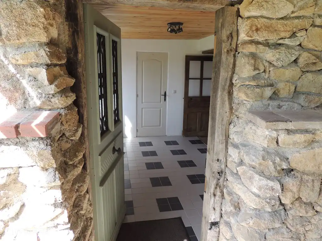 Große Halle zu Küche und Bad