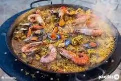 Leckere Paella, probieren Sie sie auf jeden Fall!