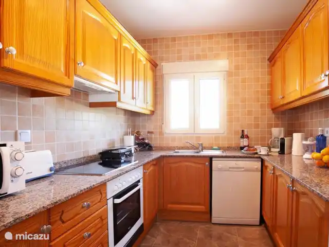 Villa Buena Vista | Espagne, Costa Blanca, Dénia - villa Comptoirs de granit, cuisine entièrement équipée avec vue. Conception pratique; Nespresso, presse-agrumes, grill, café et thé, grille-pain.