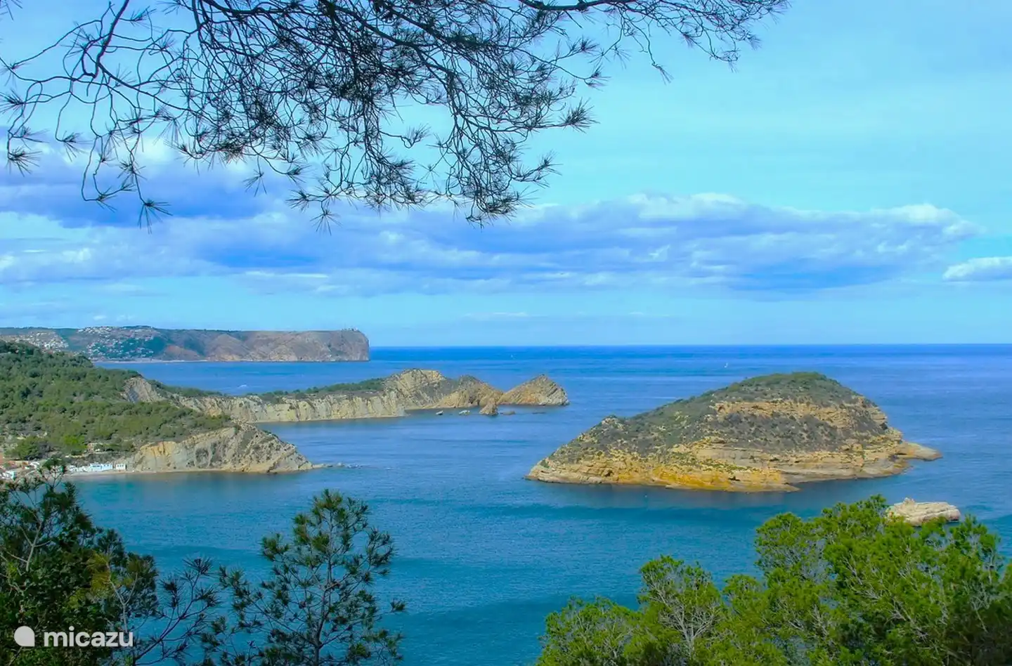 Visita la hermosa costa variada de la Costa Blanca en diferentes lugares