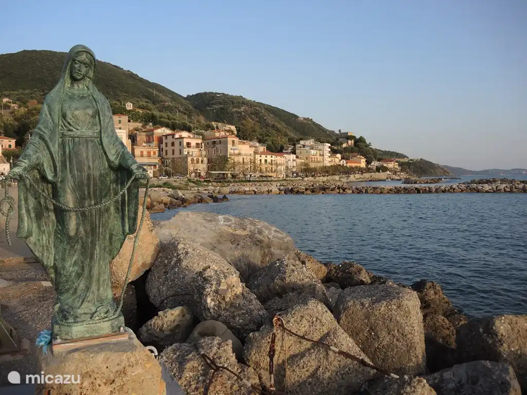 puerto pesquero de piscotta