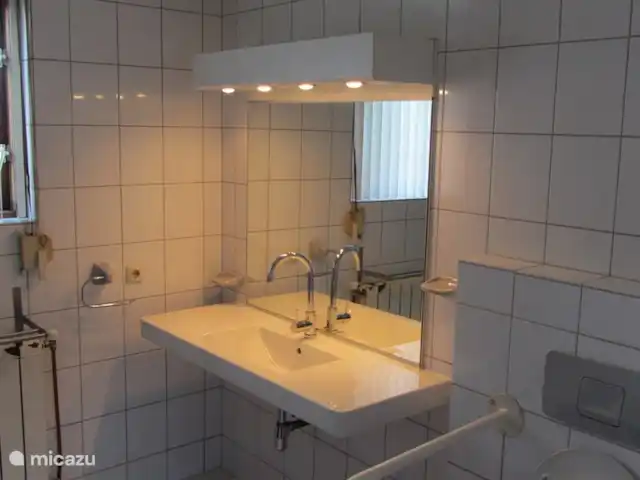 Location de Vacances Pays-Bas, Hollande du Nord, Caps, bungalow - Bungalow Petten aan Zee salle de bains