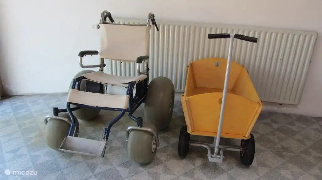 Wagen und Strand Rollstuhl