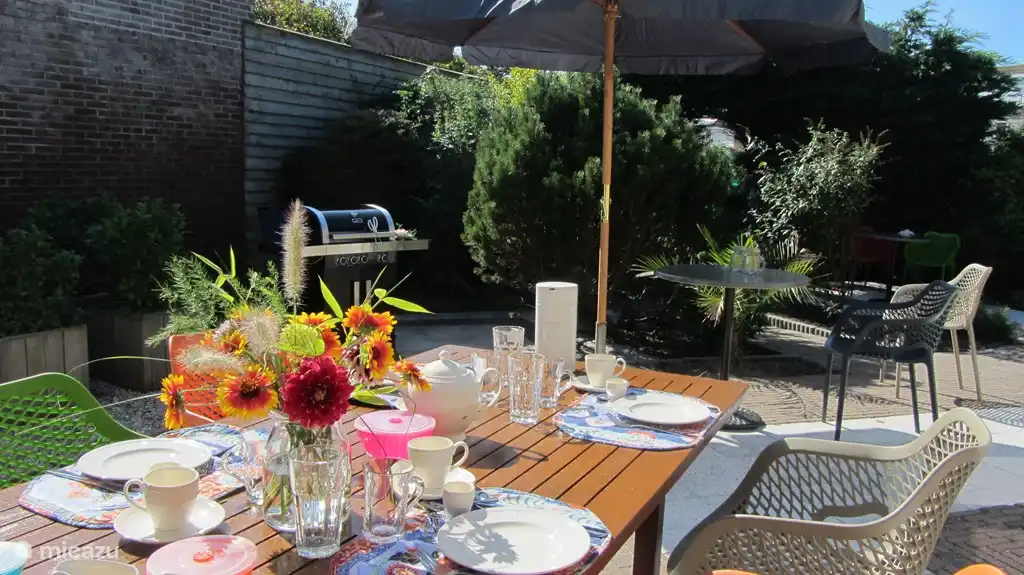 Hinterhof voll verglaste